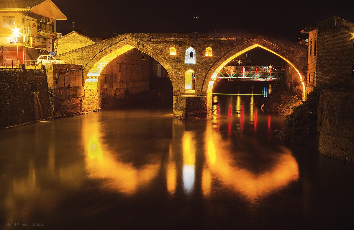 نمایی از هتل آپارتمان آدینه